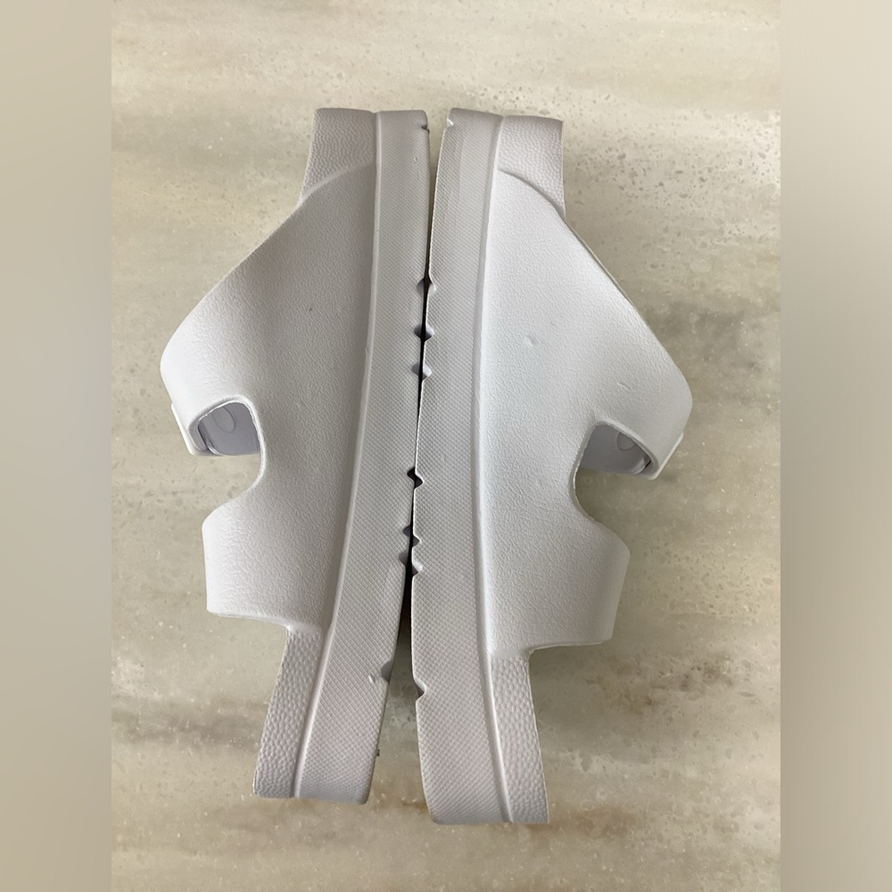 Men’s sliders - Picture 2 of 5